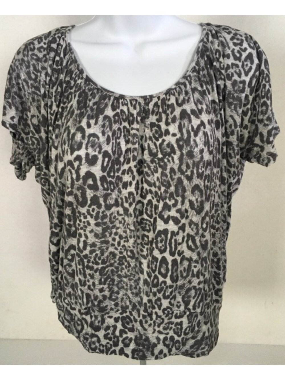 Pleionne Top Size M Tan Brown Leopard Print Scoop Neckline Short Sleeves